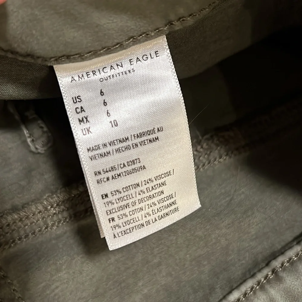 AMERICAN EAGLE GREEN STRETCH SKIRT SZ 6